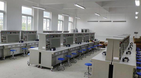 電工電子實(shí)驗(yàn)室電工電子實(shí)驗(yàn)室設(shè)備電工電子實(shí)驗(yàn)臺(tái)